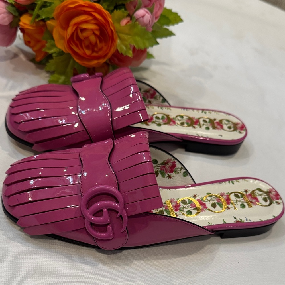 Authentic Gucci Patent Leather Magenta Fringe Mules - Picture 2 of 11